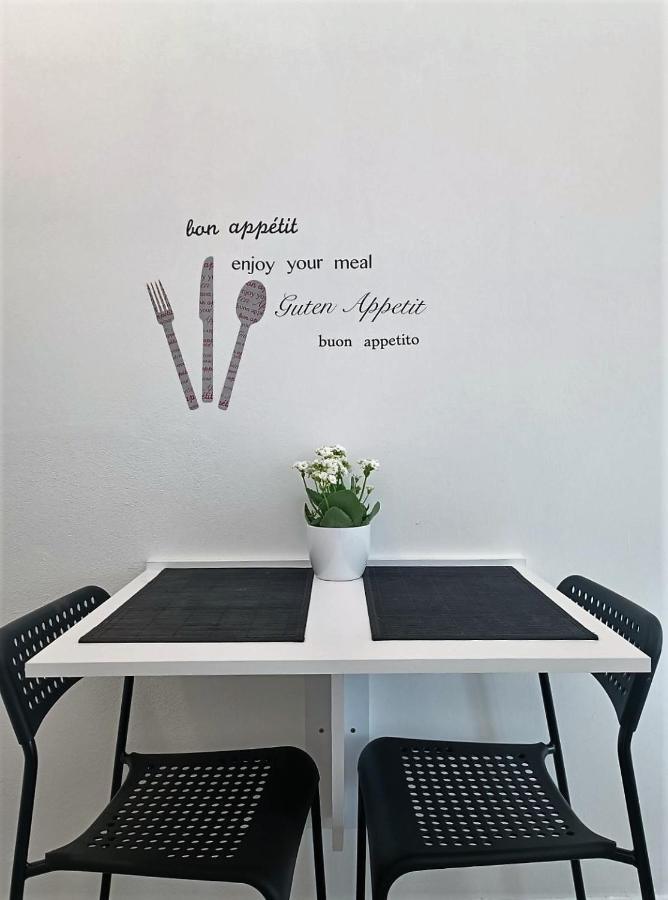 Studio Apartman Brletic Tounj Exteriér fotografie