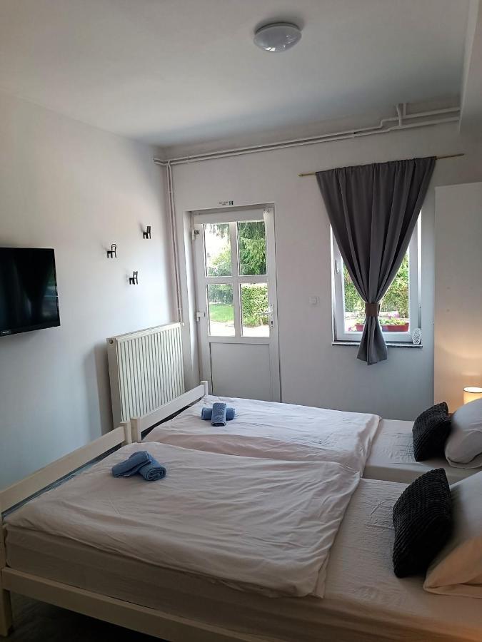 Studio Apartman Brletic Tounj Exteriér fotografie