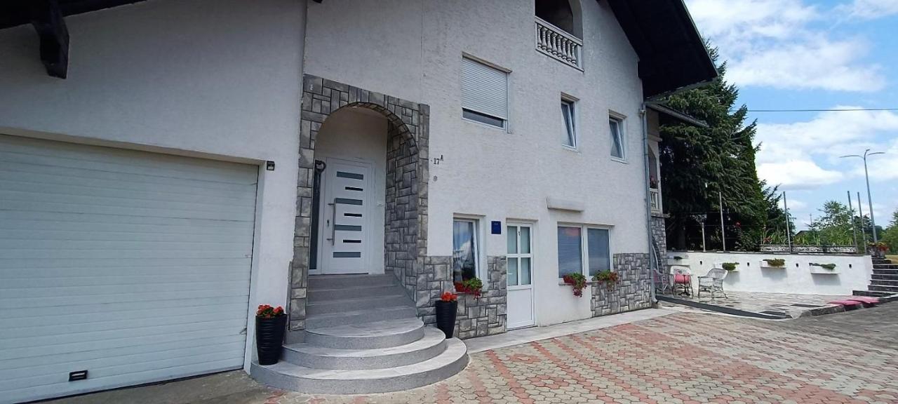Studio Apartman Brletic Tounj Exteriér fotografie