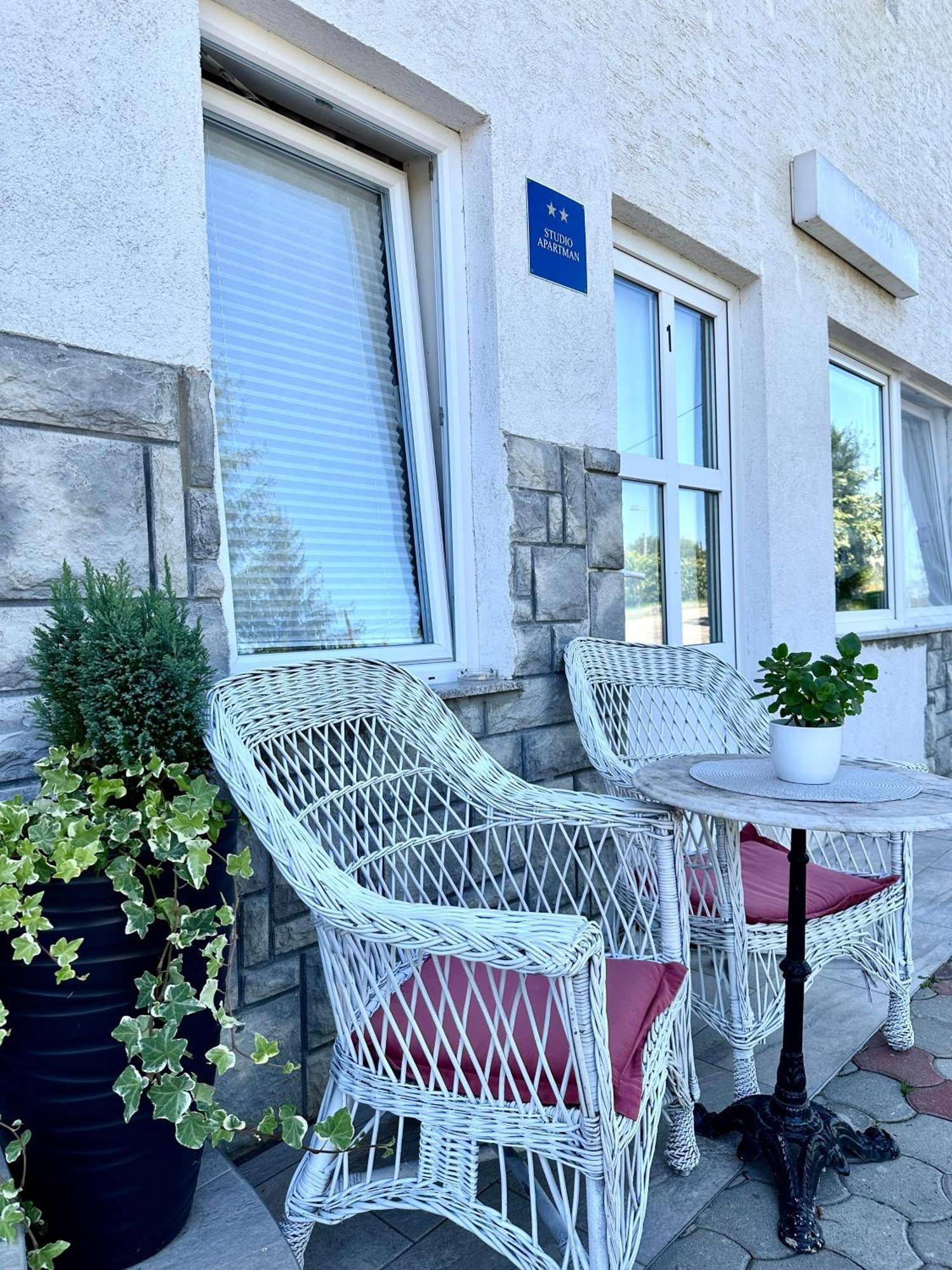 Studio Apartman Brletic Tounj Exteriér fotografie